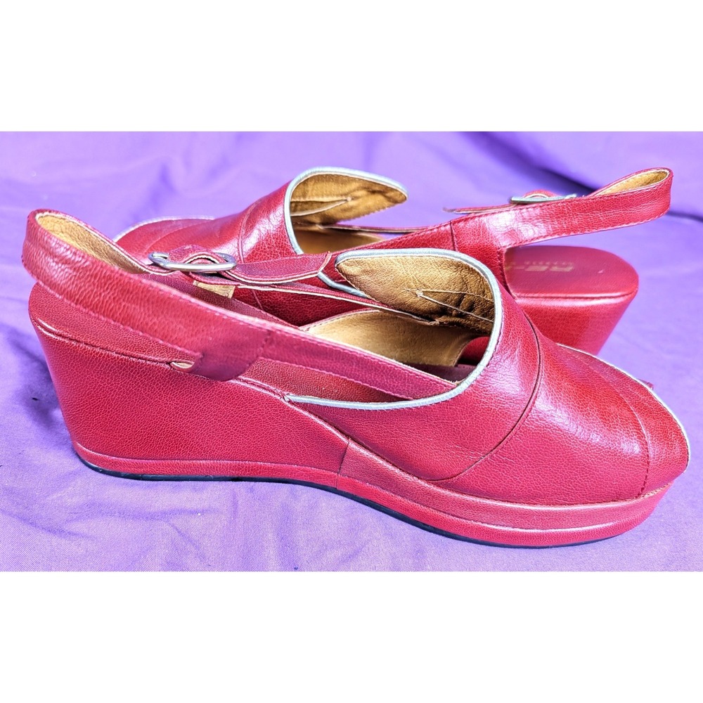 Re-mix Vintage Red L'amour Wedge Belted Sling Back Layered Sz 8 Peep Toe - Picture 11 of 12